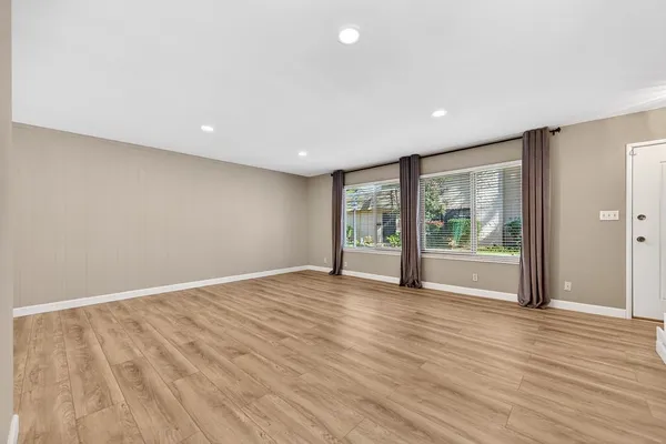 $329,000 | 3275 Vía Grande, Sacramento, CA 95825