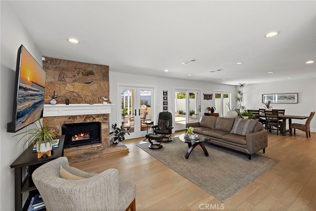 7722 Anillo Way Carlsbad, CA 92009 - Photo 8 of 42