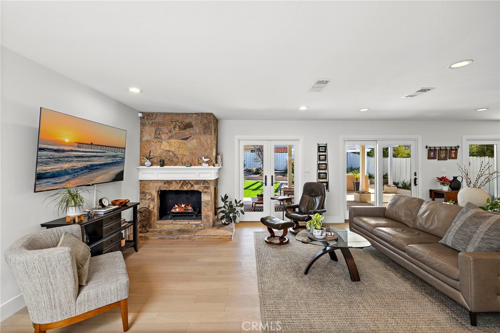 7722 Anillo Way Carlsbad, CA 92009 - Photo 9 of 42