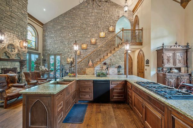 $8,100,000 | 1108 Belle Meade Boulevard, Nashville, TN 37205