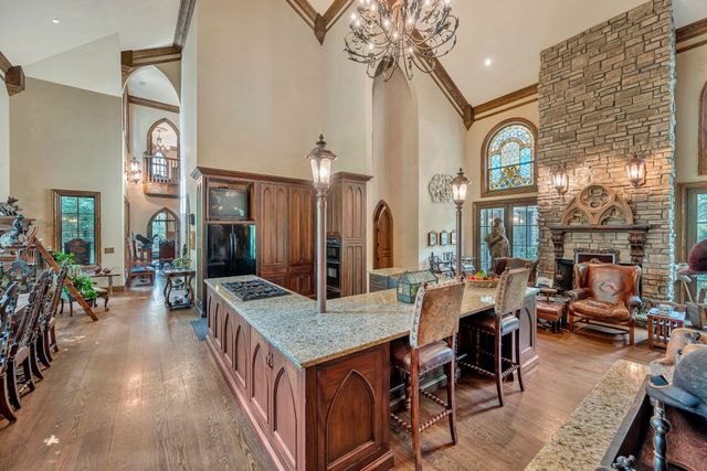 $8,100,000 | 1108 Belle Meade Boulevard, Nashville, TN 37205