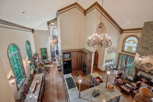 $8,100,000 | 1108 Belle Meade Boulevard, Nashville, TN 37205