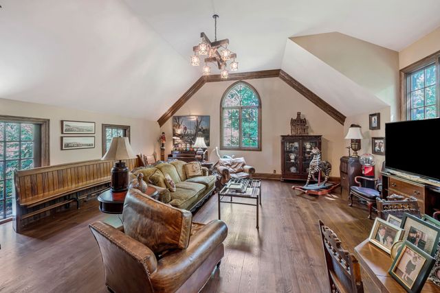$8,100,000 | 1108 Belle Meade Boulevard, Nashville, TN 37205