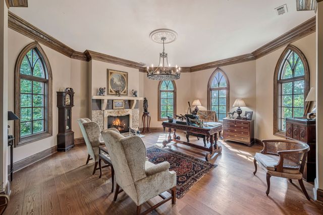 $8,100,000 | 1108 Belle Meade Boulevard, Nashville, TN 37205