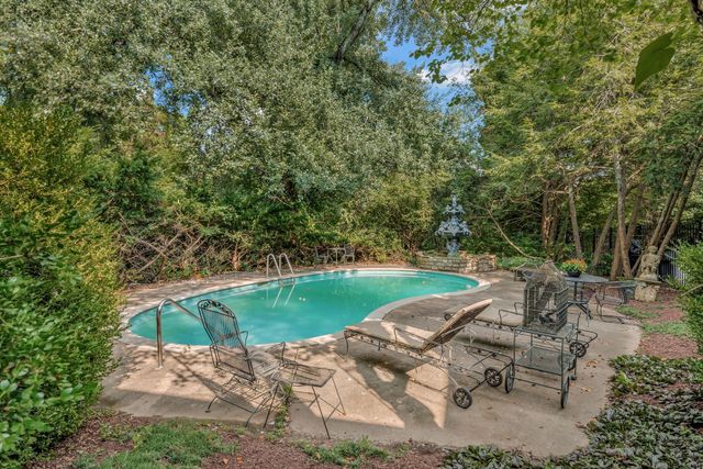 $8,100,000 | 1108 Belle Meade Boulevard, Nashville, TN 37205