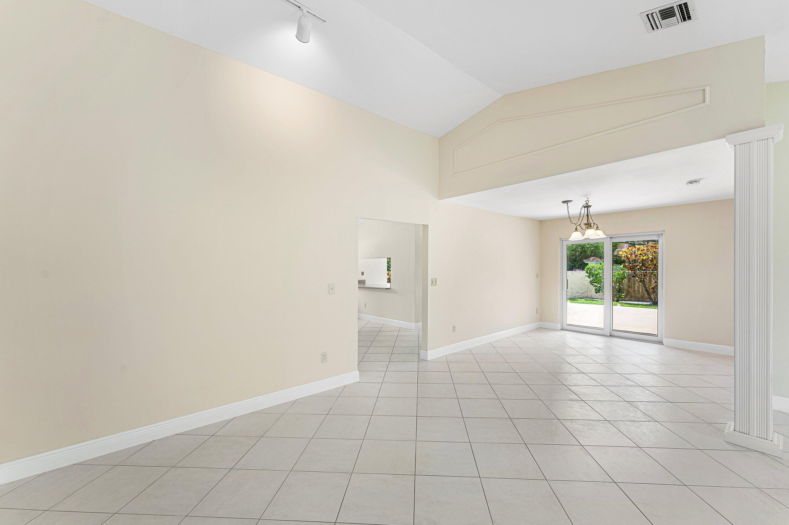 6290 Sweet Maple Lane Boca Raton, FL 33433 - Photo 9 of 28 010-6290SweetMapleLane-BocaRaton-FL-3343