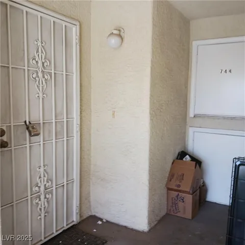 $175,000 | 746 Anne Lane, Henderson, NV 89015