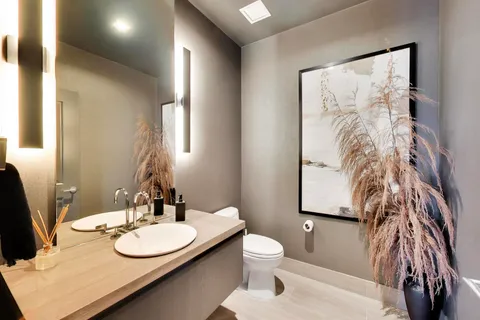 $2,550,000 | 363 East Wacker Drive, Unit 2506, Chicago, IL 60601