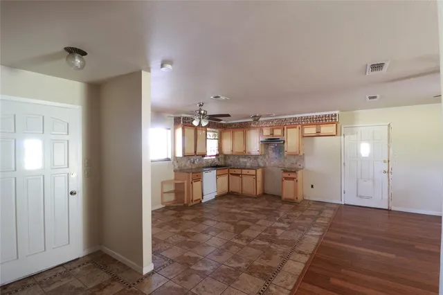 $194,900 | 212 Palmer Drive, Comanche, TX 76442