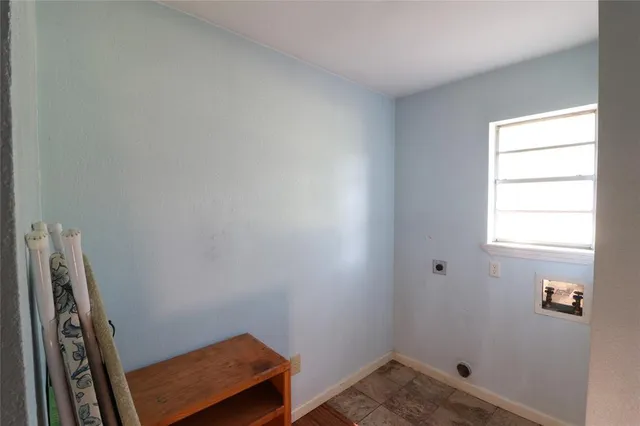 $194,900 | 212 Palmer Drive, Comanche, TX 76442