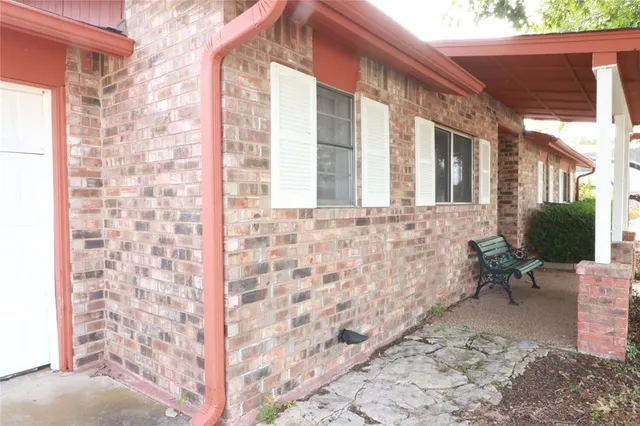 $194,900 | 212 Palmer Drive, Comanche, TX 76442