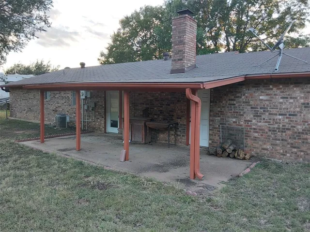 $194,900 | 212 Palmer Drive, Comanche, TX 76442
