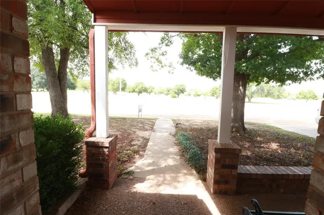 $194,900 | 212 Palmer Drive, Comanche, TX 76442