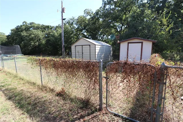 $194,900 | 212 Palmer Drive, Comanche, TX 76442