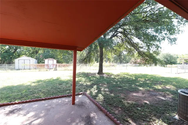 $194,900 | 212 Palmer Drive, Comanche, TX 76442