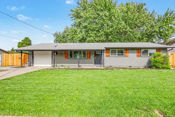 $389,900 | 109 Vincent Avenue, Central Point, OR 97502