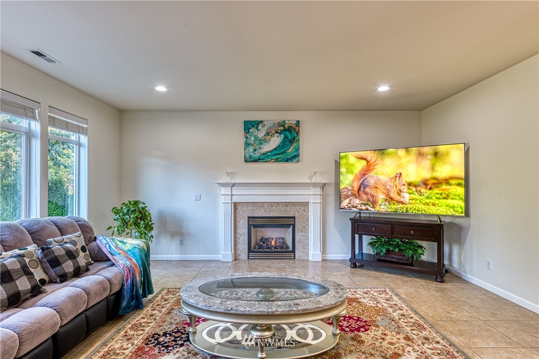 3613 158th Place Southeast Bothell, WA 98012 - Photo 11 of 39 Gallery Image 11
