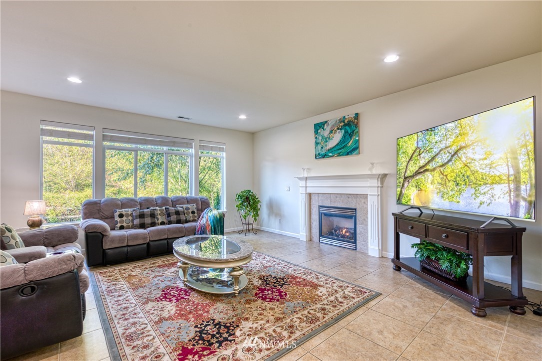 3613 158th Place Southeast Bothell, WA 98012 - Photo 9 of 39 Gallery Image 9