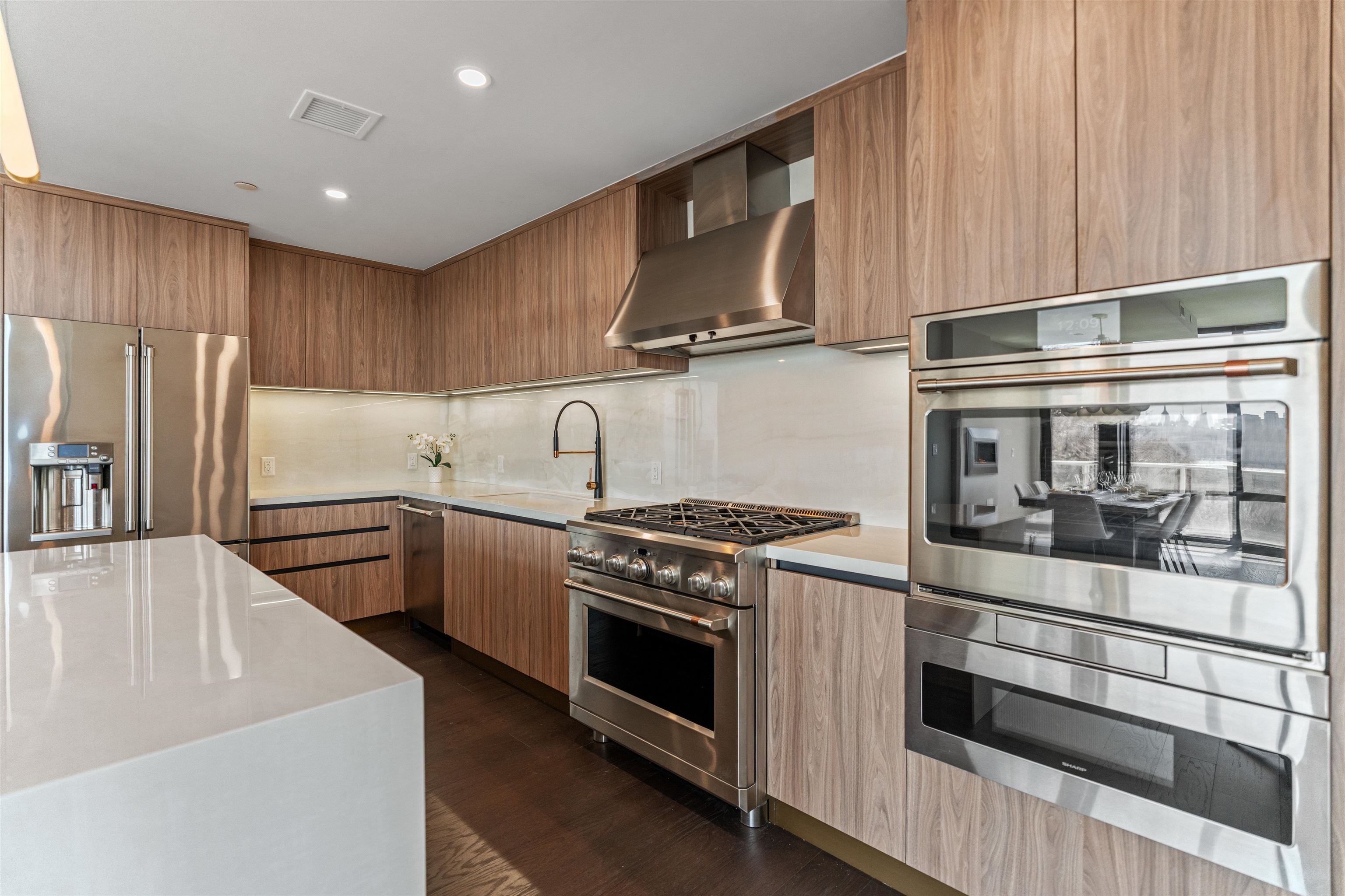 8701 Churchill Road, Unit 901 North Bergen, NJ 07047 - Photo 12 of 46 Gallery Image 12