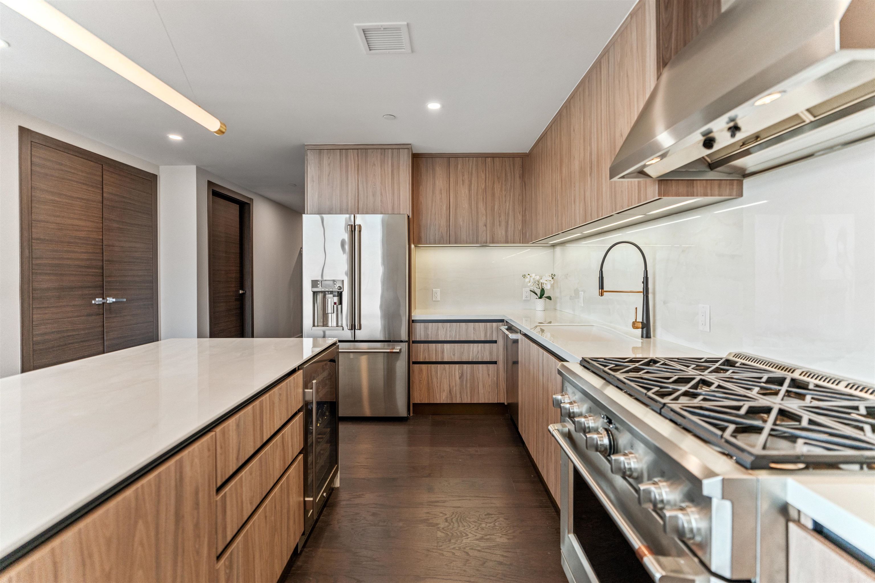 8701 Churchill Road, Unit 901 North Bergen, NJ 07047 - Photo 9 of 46 Gallery Image 9
