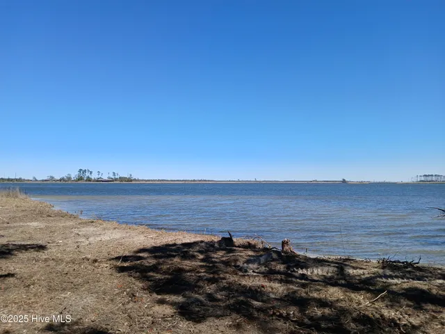 $469,500 | 1 Live Oak Drive, Bayboro, NC 28515