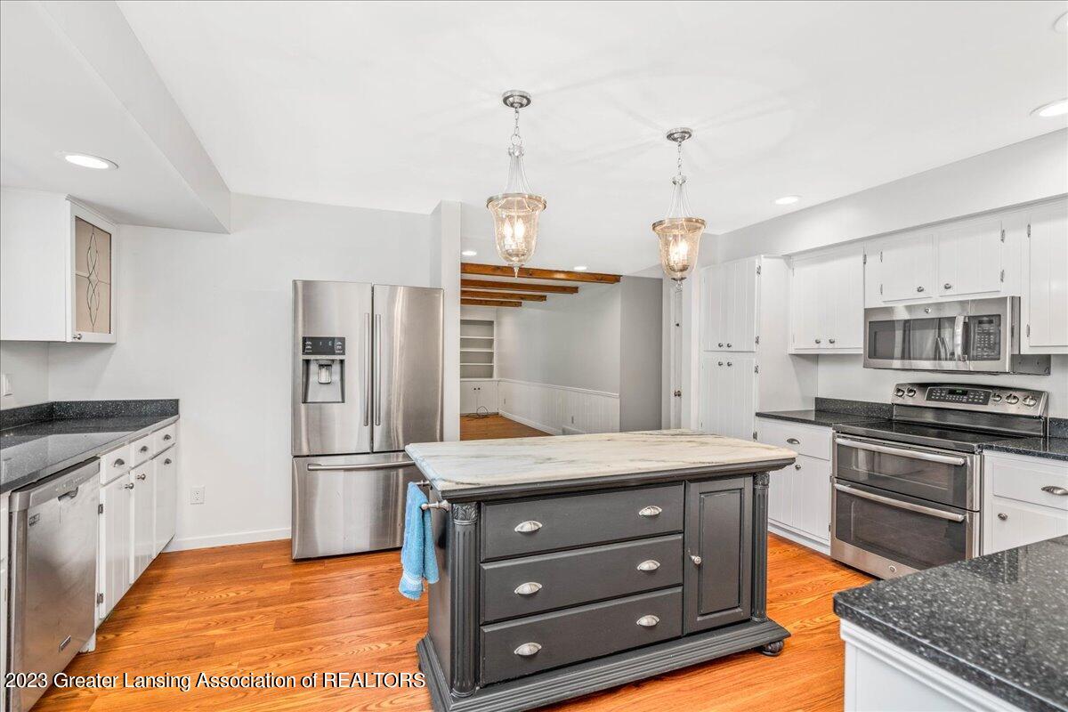 1910 Tomahawk Road Okemos, MI 48864 - Photo 9 of 30 14-Media Jett-23