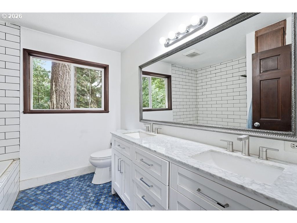 6337 Southeast Brownlee Road Milwaukie, OR 97267 - Photo 14 of 48