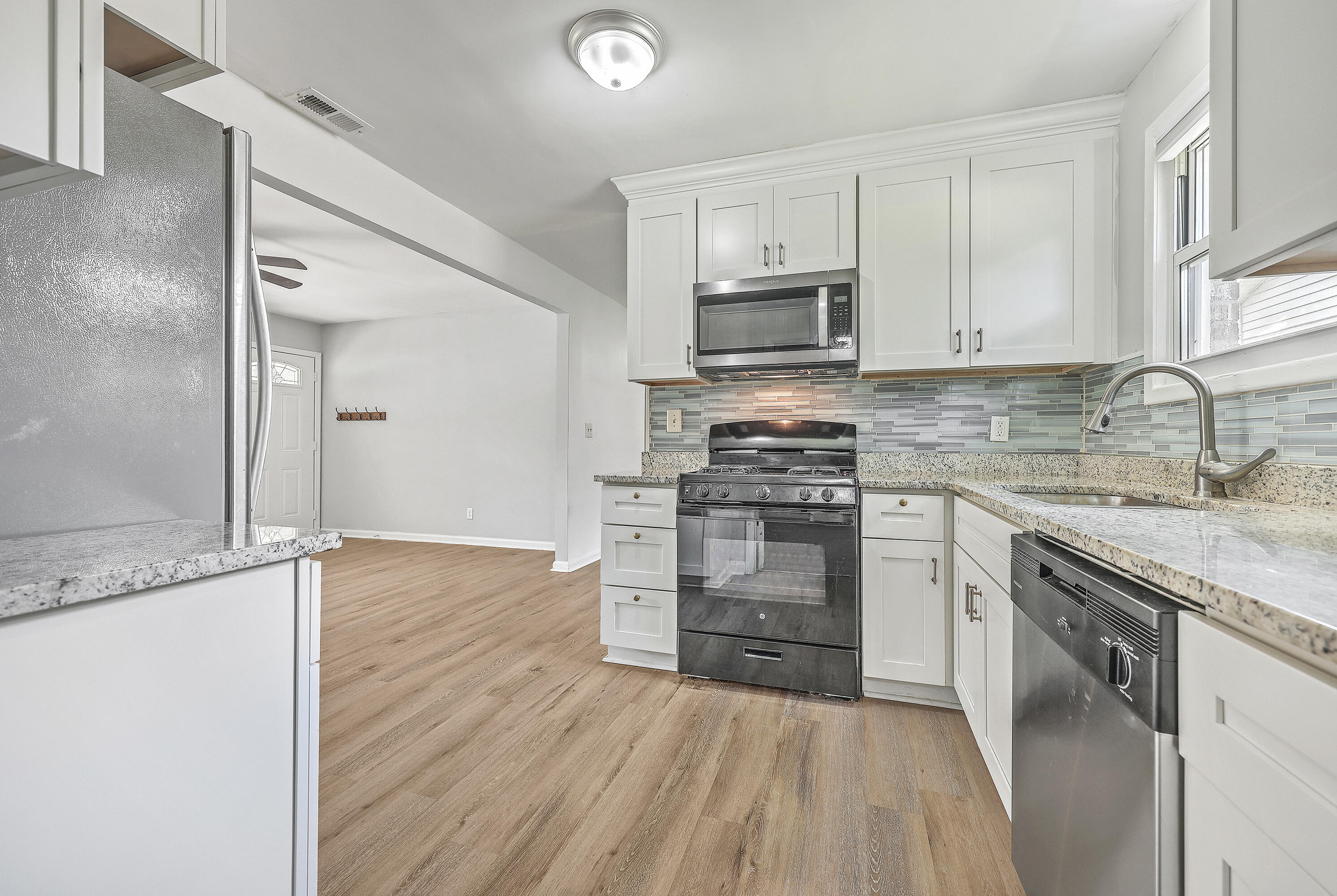 1604 Pineview Road Charleston, SC 29407 - Photo 15 of 29 ZYN_8354_55_56_57_58_59_60