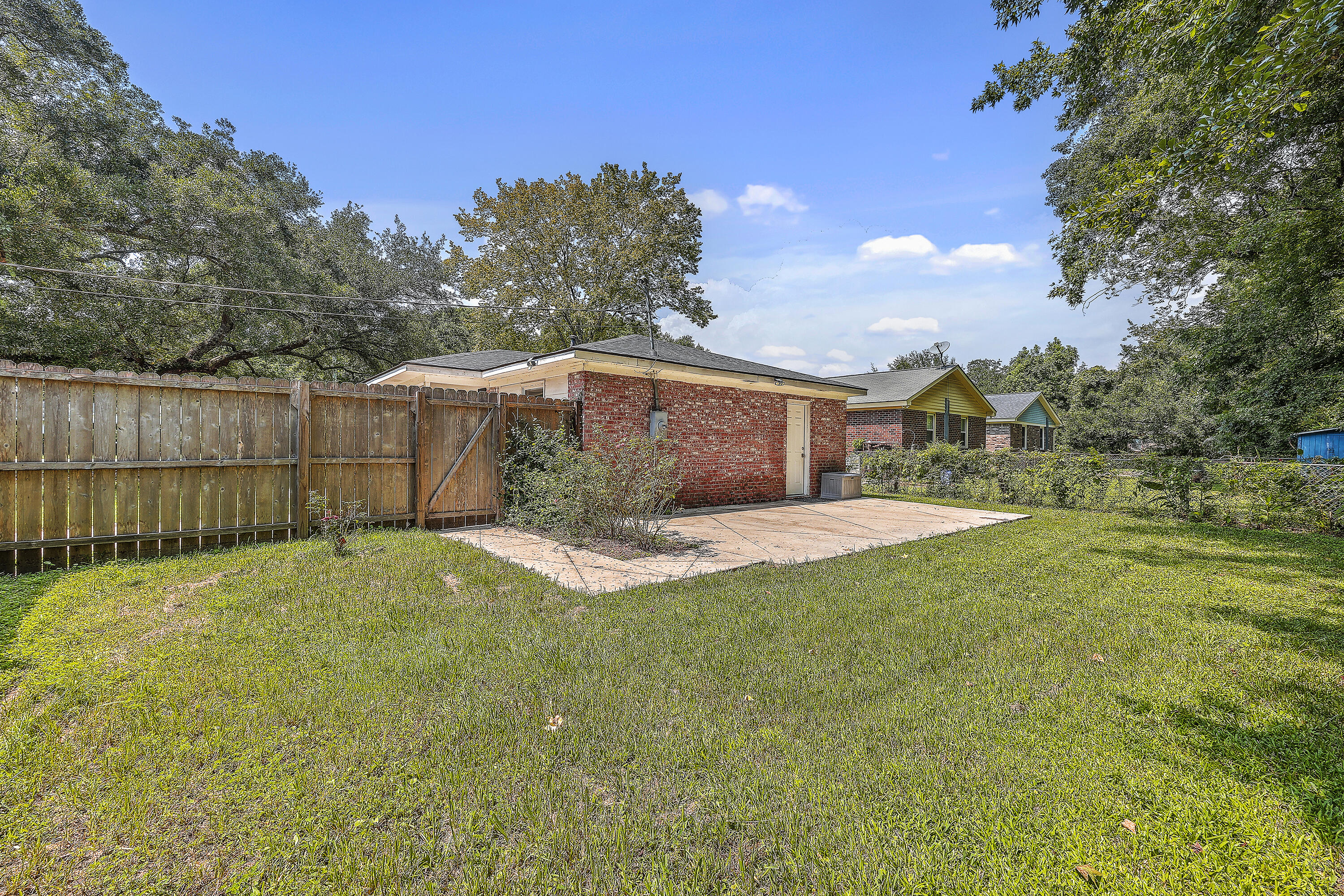 1604 Pineview Road Charleston, SC 29407 - Photo 26 of 29 ZYN_8431_2_3_4_5_6_7