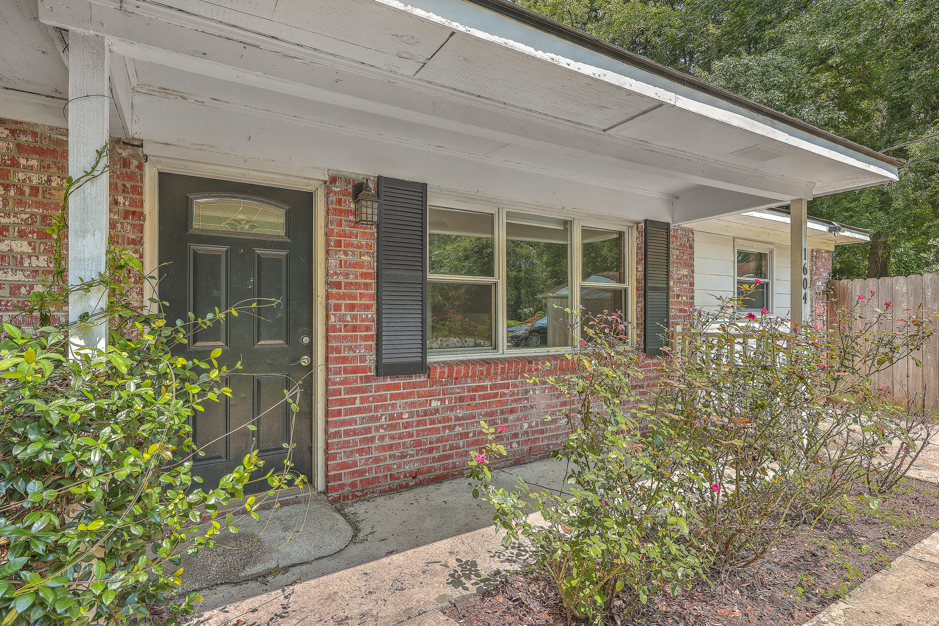 1604 Pineview Road Charleston, SC 29407 - Photo 5 of 29 ZYN_8284_85_86_87_88_89_90