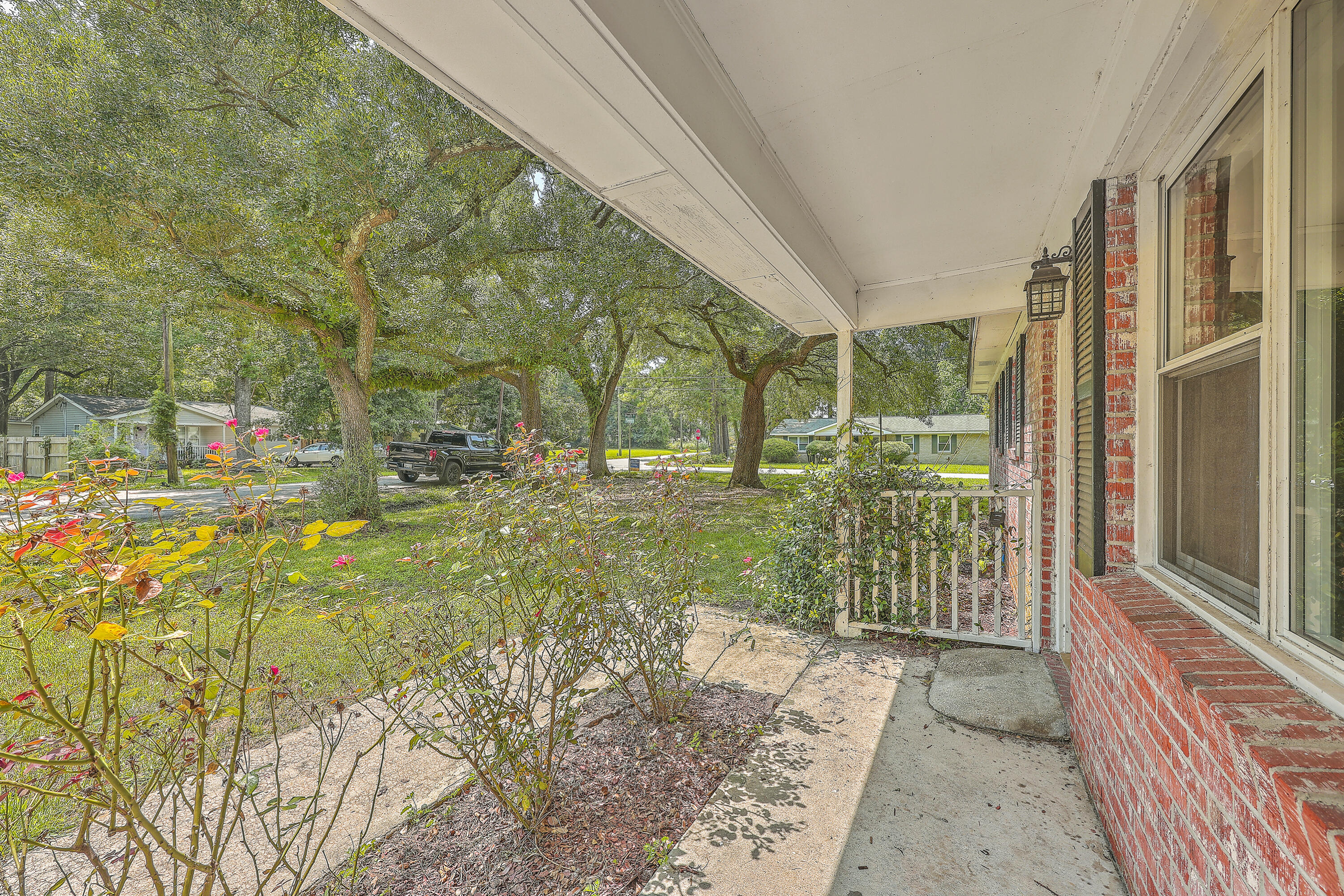 1604 Pineview Road Charleston, SC 29407 - Photo 6 of 29 ZYN_8291_2_3_4_5_6_7