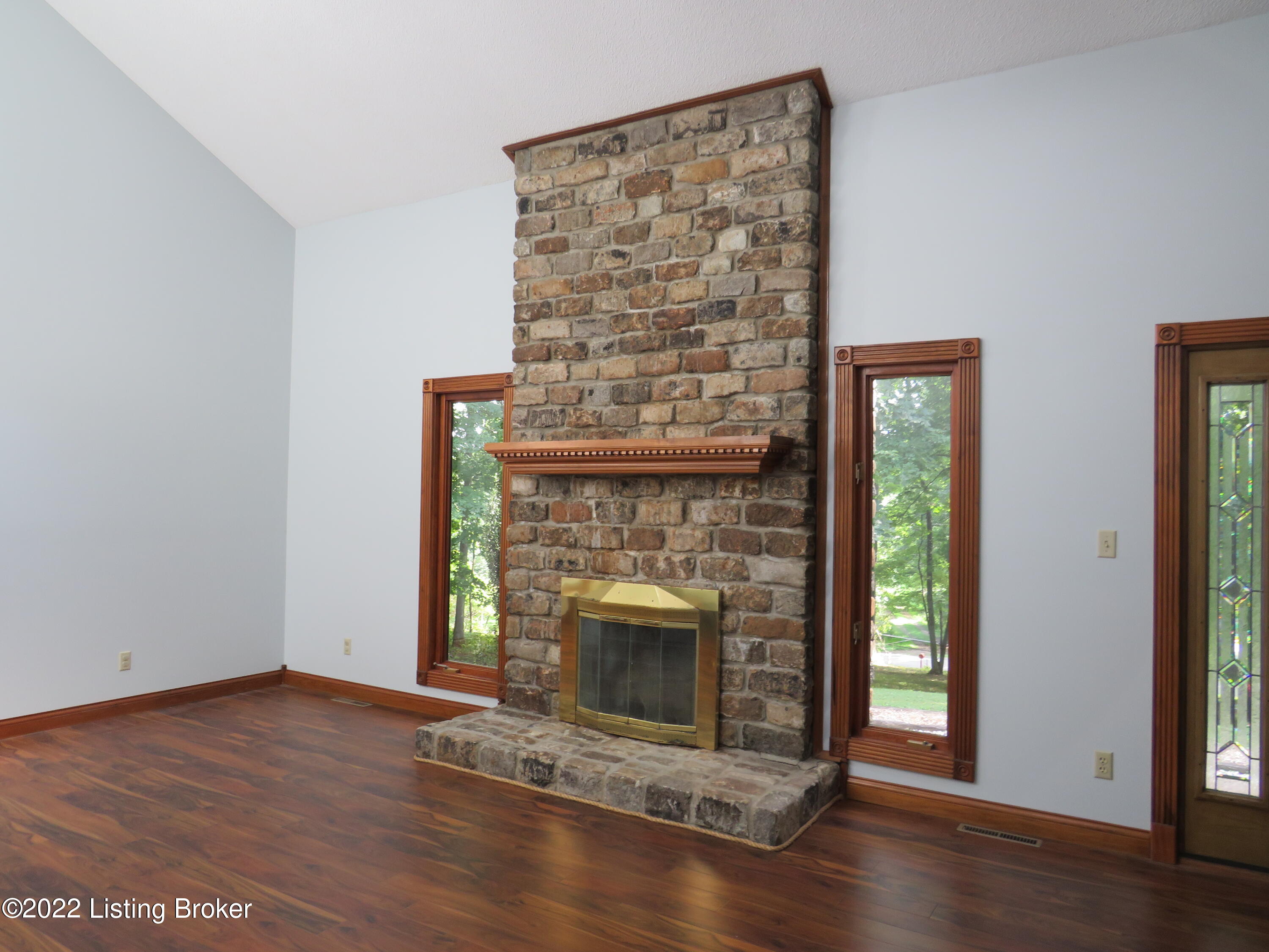 1582 Barnes Road Bardstown, KY 40004 - Photo 3 of 40 IMG_0939