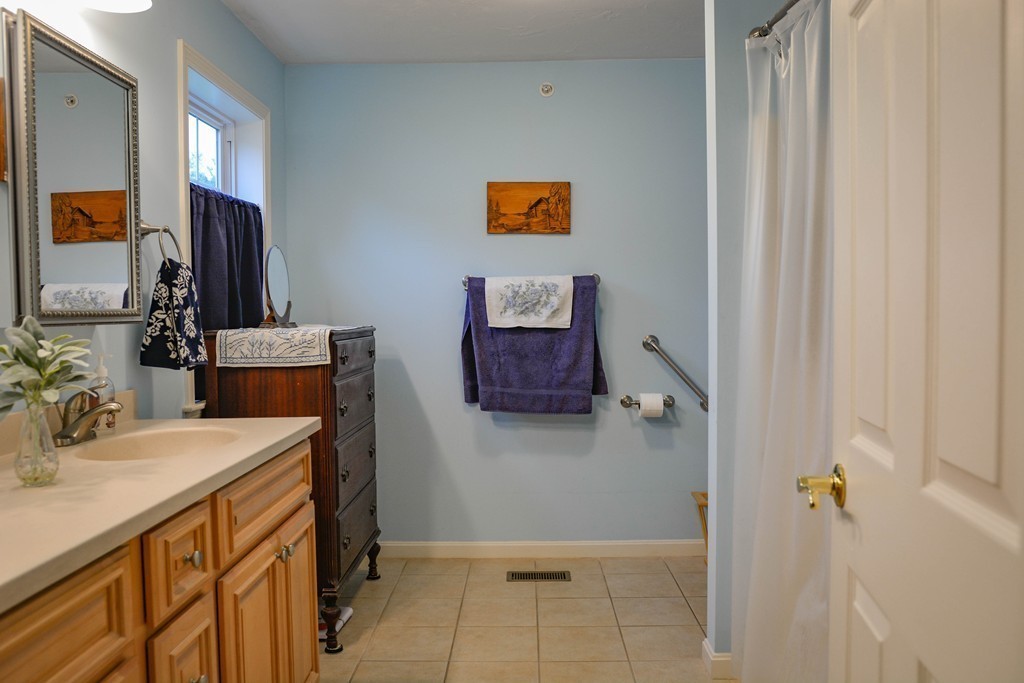 56 Riley Road, Unit 28 Lunenburg, MA 01462 - Photo 15 of 31
