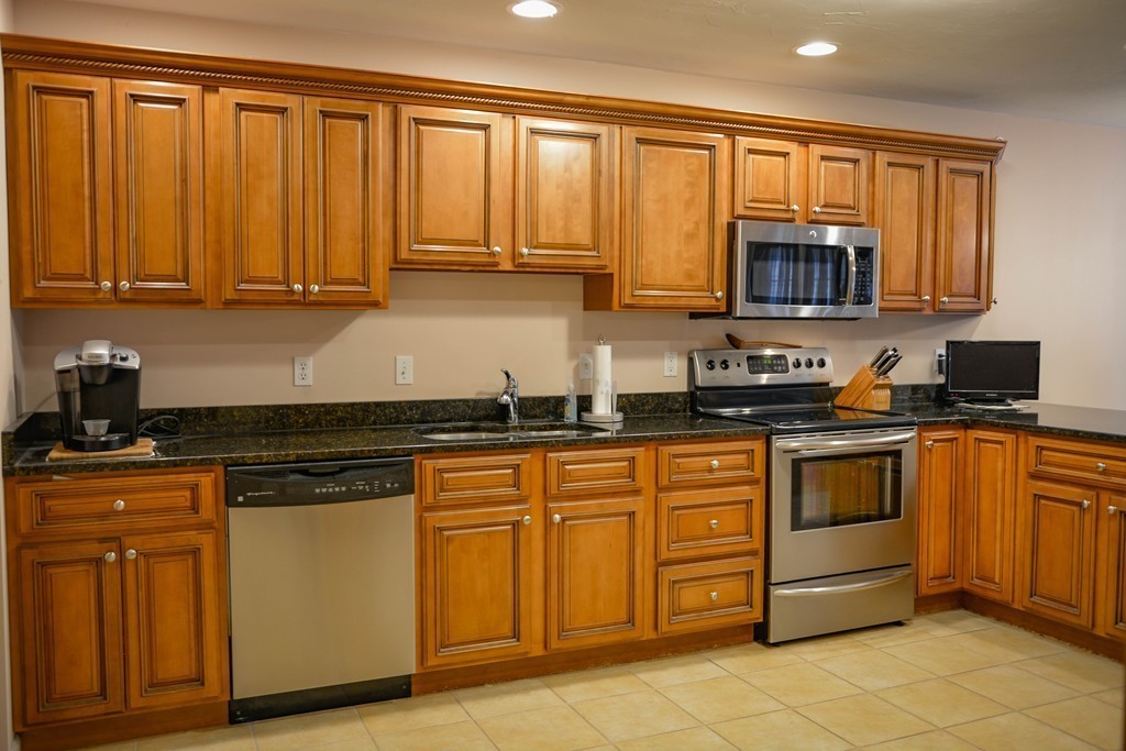 56 Riley Road, Unit 28 Lunenburg, MA 01462 - Photo 8 of 31