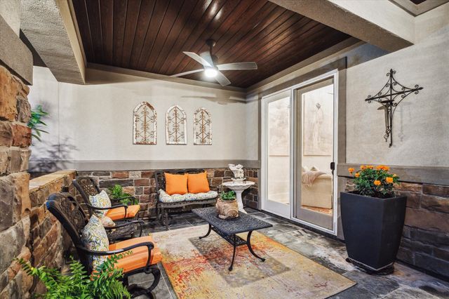 $750,000 | 3 Edgewood West, Montgomery, TX 77356