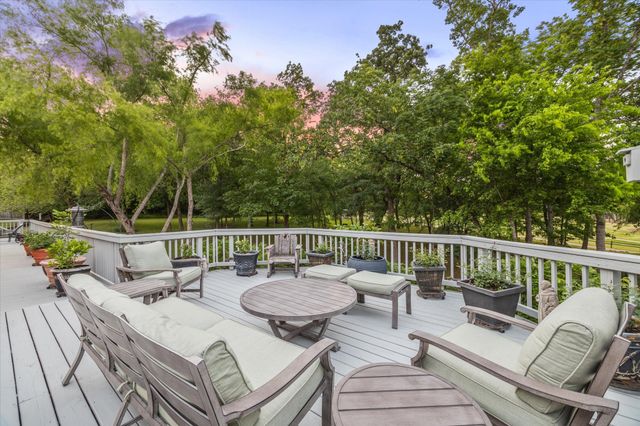 $750,000 | 3 Edgewood West, Montgomery, TX 77356