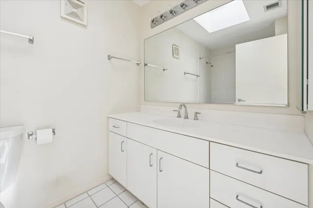 $329,900 | 351 Kelburn Road, Unit 312, Deerfield, IL 60015