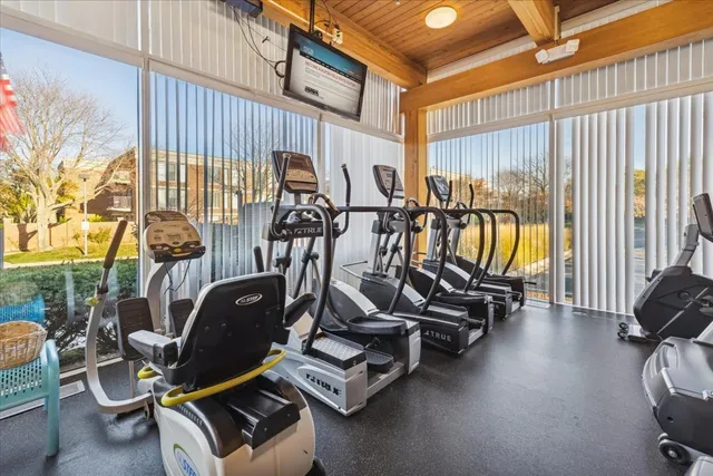 $329,900 | 351 Kelburn Road, Unit 312, Deerfield, IL 60015