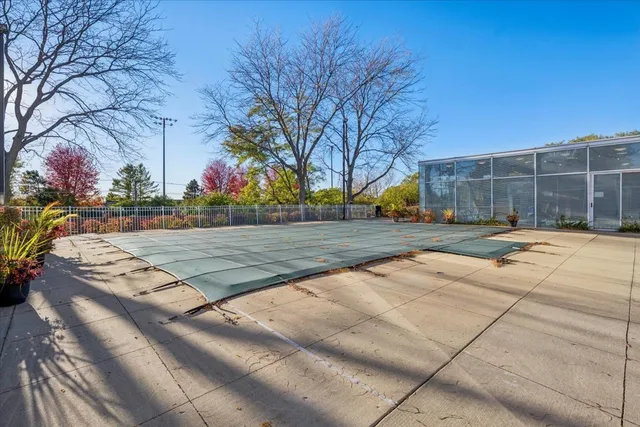 $329,900 | 351 Kelburn Road, Unit 312, Deerfield, IL 60015