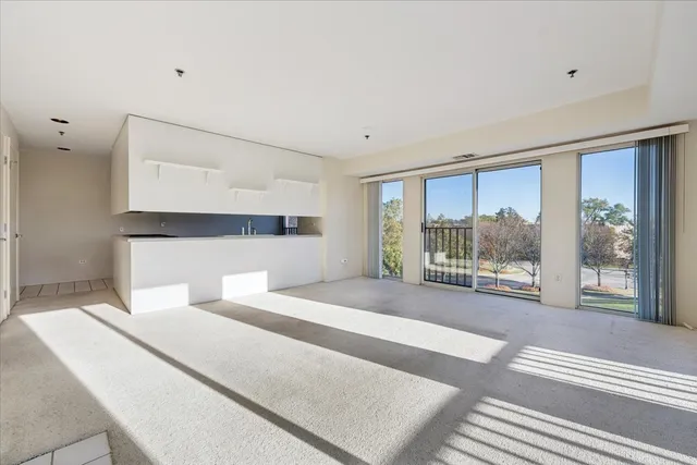 $329,900 | 351 Kelburn Road, Unit 312, Deerfield, IL 60015