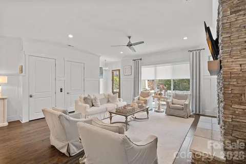$1,075,000 | 744 Amalfi Drive, Davidson, NC 28036