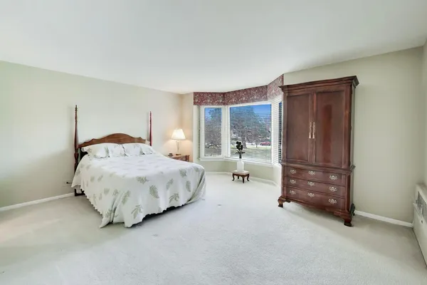 $224,000 | 400 Ascot Drive, Unit 1M, Park Ridge, IL 60068