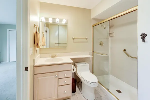 $224,000 | 400 Ascot Drive, Unit 1M, Park Ridge, IL 60068