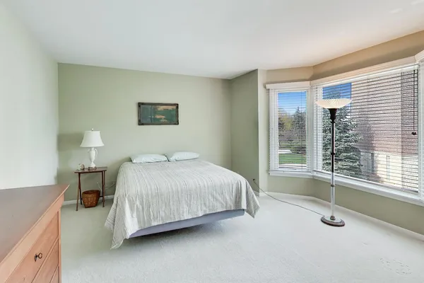 $224,000 | 400 Ascot Drive, Unit 1M, Park Ridge, IL 60068
