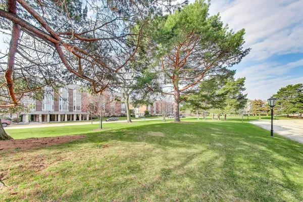 $224,000 | 400 Ascot Drive, Unit 1M, Park Ridge, IL 60068