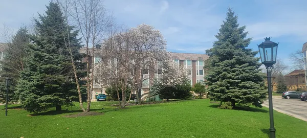 $224,000 | 400 Ascot Drive, Unit 1M, Park Ridge, IL 60068