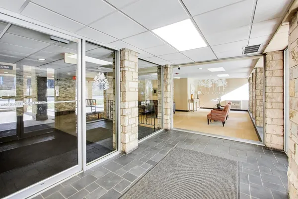 $224,000 | 400 Ascot Drive, Unit 1M, Park Ridge, IL 60068