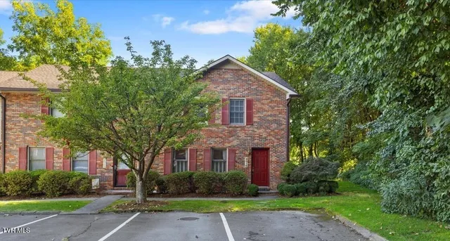 $238,000 | 2016 Williamsburg Square, Unit 2016, Johnson City, TN 37604