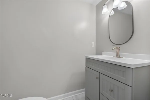 $238,000 | 2016 Williamsburg Square, Unit 2016, Johnson City, TN 37604