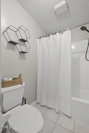 $238,000 | 2016 Williamsburg Square, Unit 2016, Johnson City, TN 37604